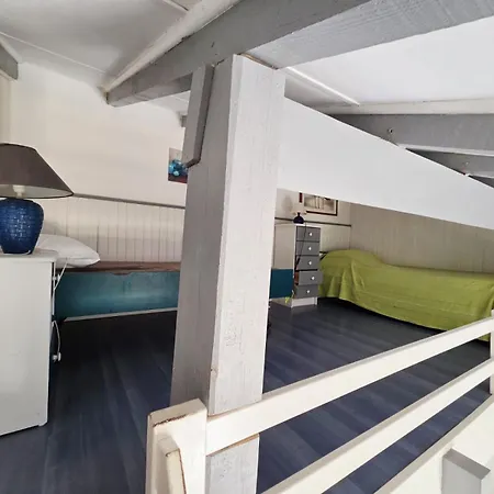 Avec Mezzanine 4 Couchages דירה *